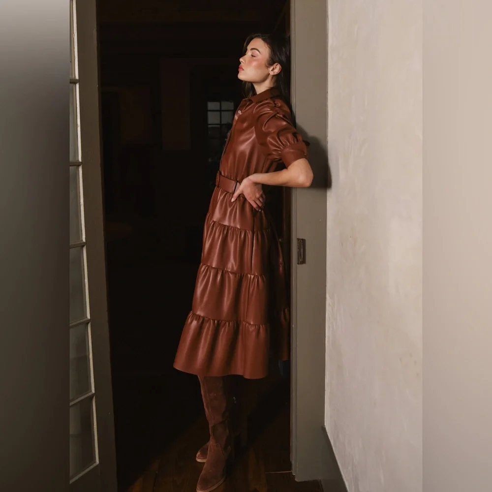 Hutch Darci Short Sleeved Belted Midi Dress - Picture 8 of 9